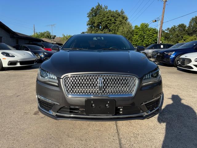 Lincoln MKZ Vehicle Full-screen Gallery Image 02