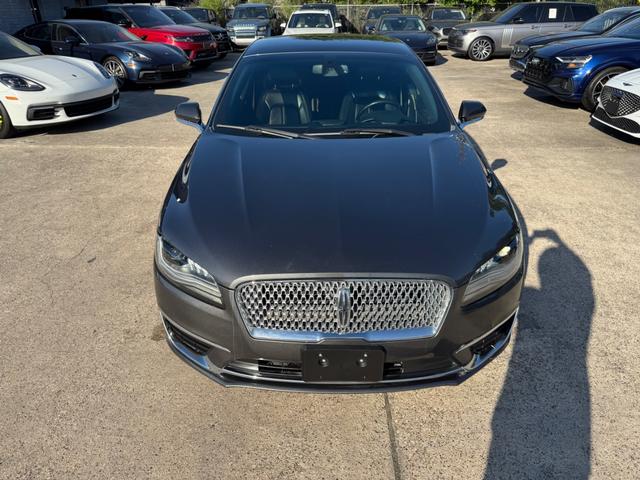 Lincoln MKZ Vehicle Full-screen Gallery Image 03