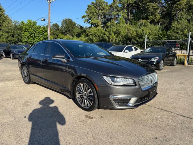 Lincoln MKZ Vehicle Full-screen Gallery Image 04