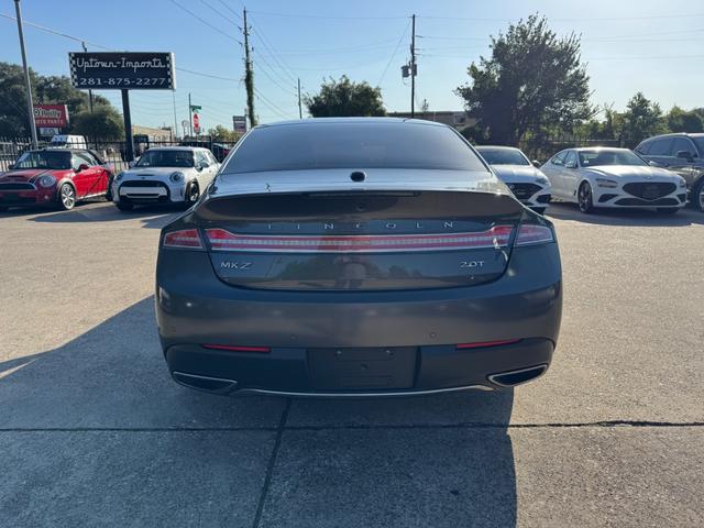 Lincoln MKZ Vehicle Full-screen Gallery Image 07