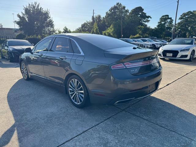 Lincoln MKZ Vehicle Full-screen Gallery Image 08