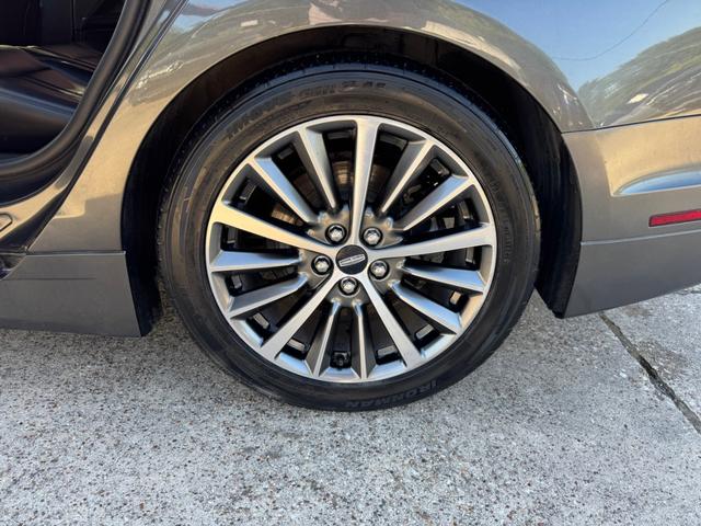 Lincoln MKZ Vehicle Full-screen Gallery Image 27