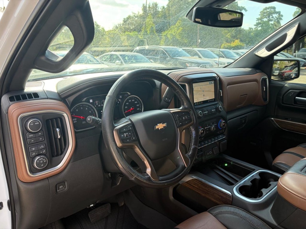 Chevrolet Silverado 1500 Vehicle Full-screen Gallery Image 10