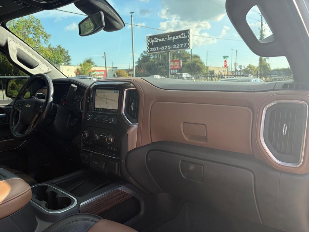 Chevrolet Silverado 1500 Vehicle Full-screen Gallery Image 13
