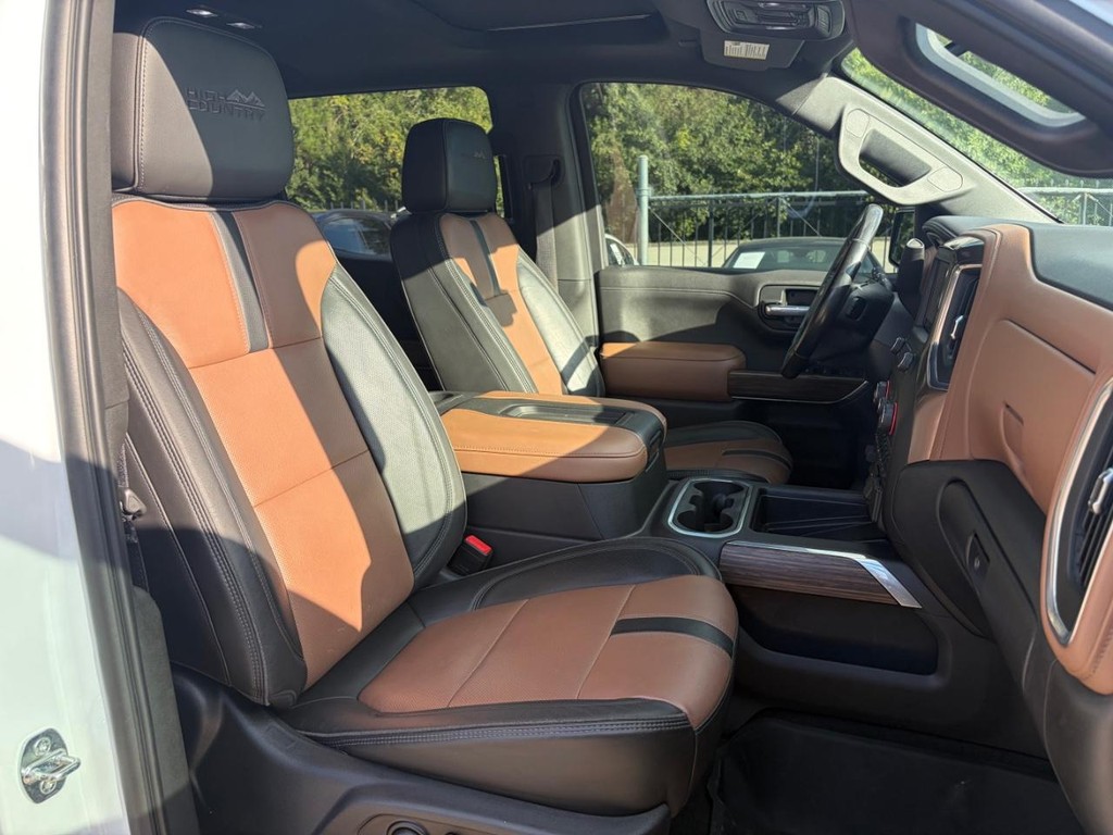 Chevrolet Silverado 1500 Vehicle Full-screen Gallery Image 14