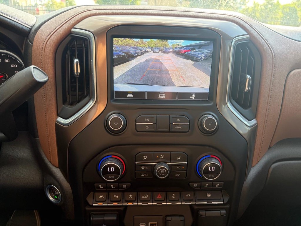 Chevrolet Silverado 1500 Vehicle Full-screen Gallery Image 23
