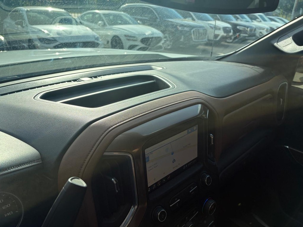 Chevrolet Silverado 1500 Vehicle Full-screen Gallery Image 26