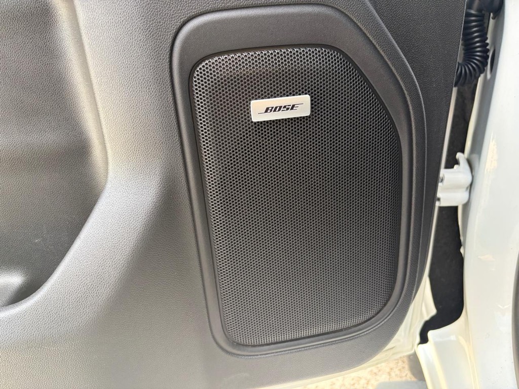 Chevrolet Silverado 1500 Vehicle Full-screen Gallery Image 27