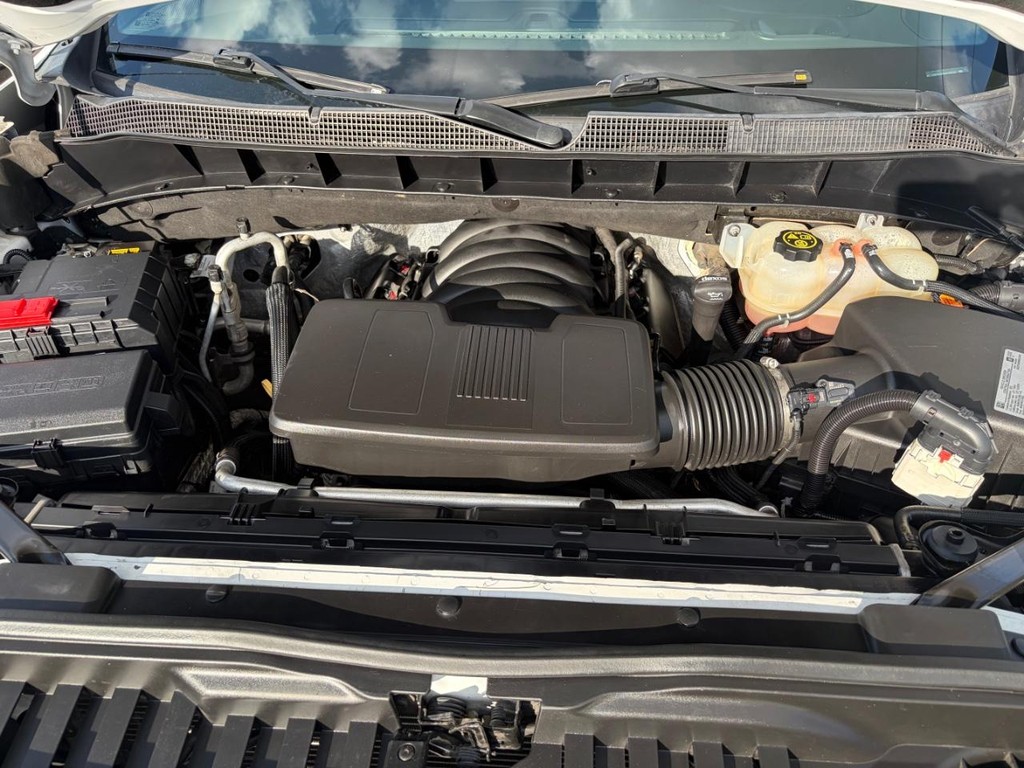 Chevrolet Silverado 1500 Vehicle Full-screen Gallery Image 30