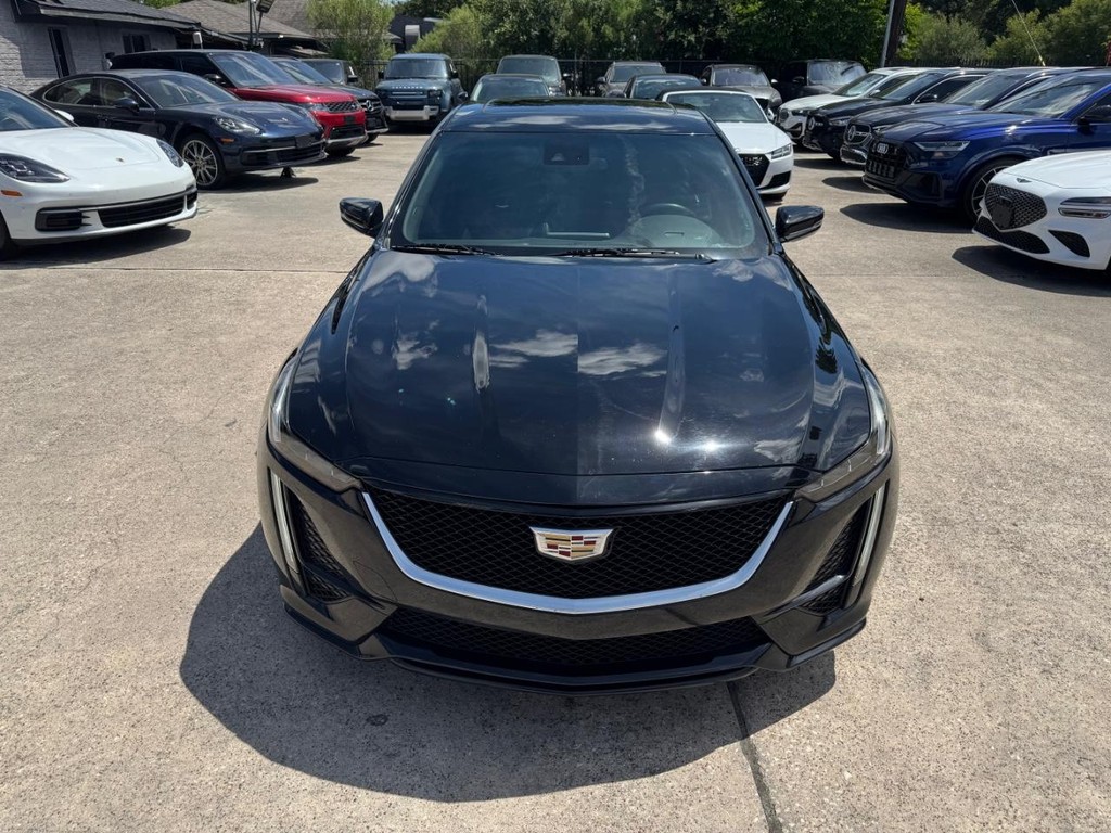 Cadillac CT5 Vehicle Full-screen Gallery Image 03