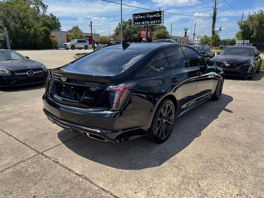 Cadillac CT5 Vehicle Full-screen Gallery Image 06