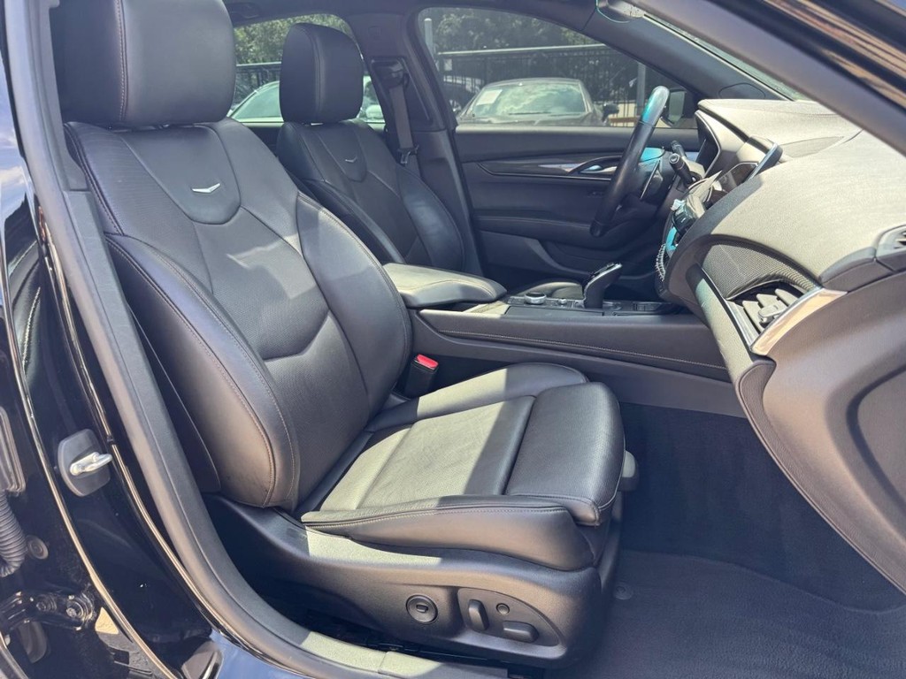 Cadillac CT5 Vehicle Full-screen Gallery Image 14