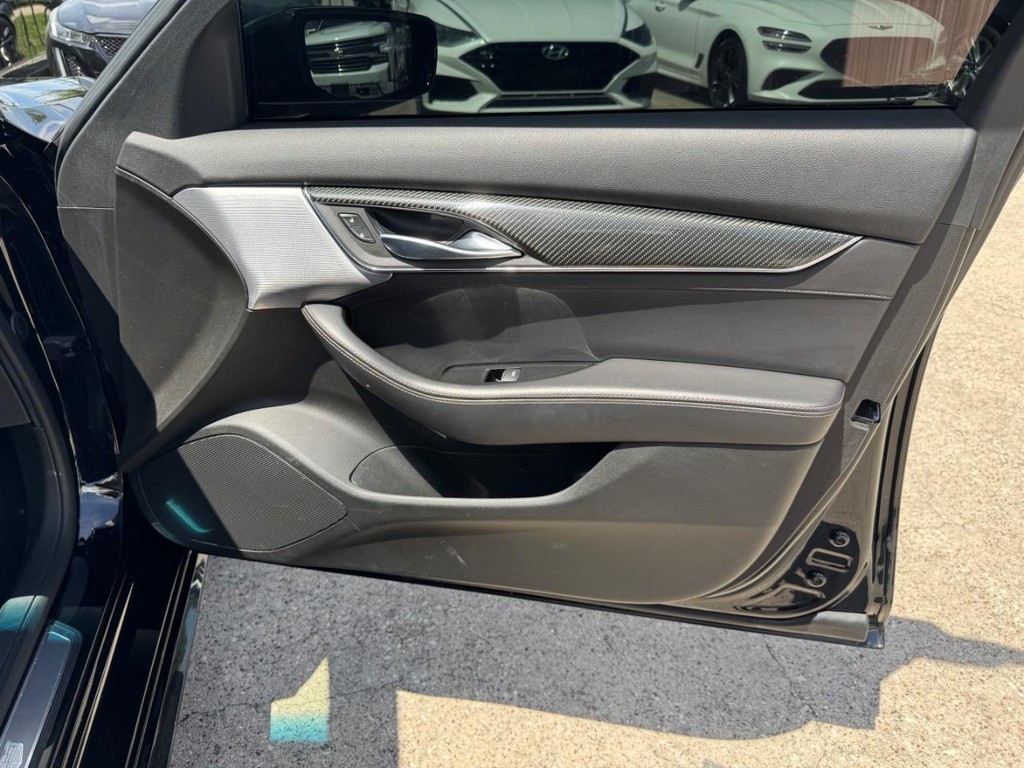 Cadillac CT5 Vehicle Full-screen Gallery Image 15