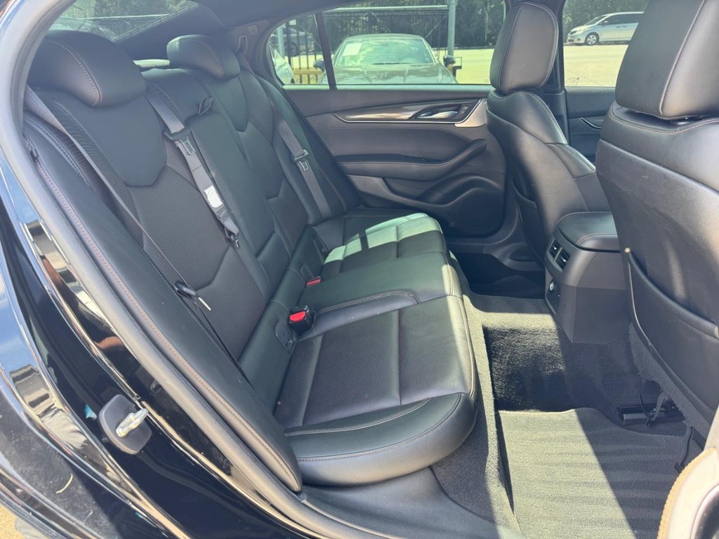 Cadillac CT5 Vehicle Full-screen Gallery Image 16