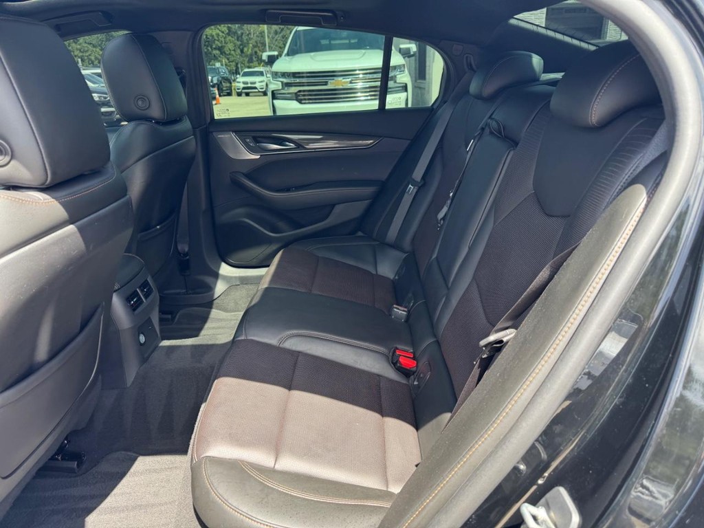 Cadillac CT5 Vehicle Full-screen Gallery Image 18