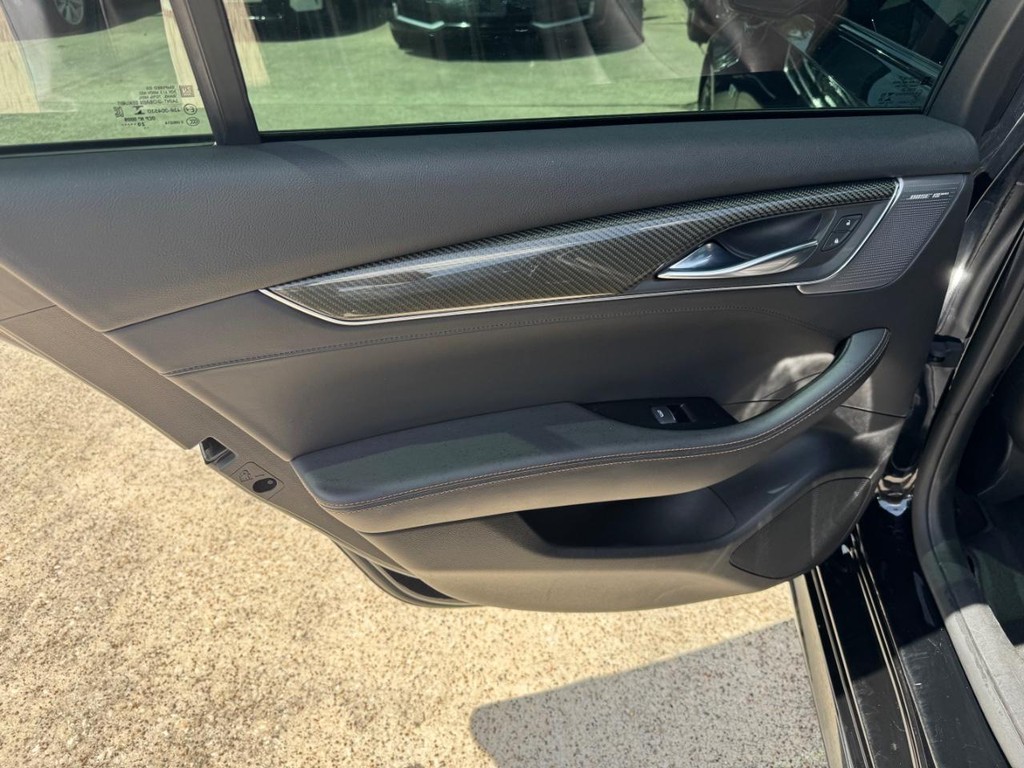 Cadillac CT5 Vehicle Full-screen Gallery Image 19