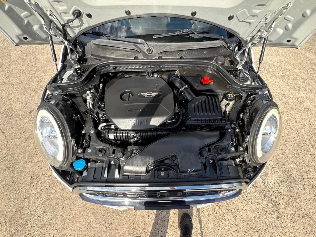 MINI Cooper Hardtop Vehicle Full-screen Gallery Image 27