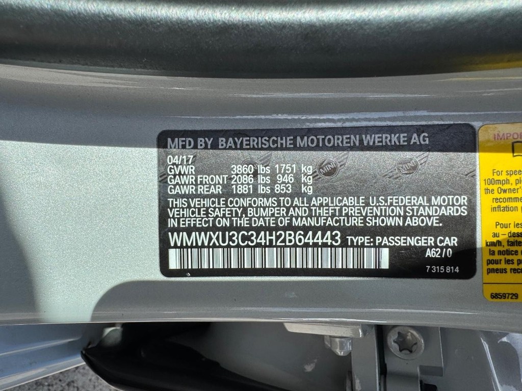 MINI Cooper Hardtop Vehicle Full-screen Gallery Image 29