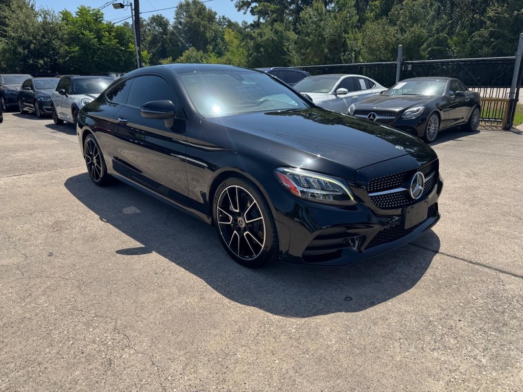 Mercedes-Benz C 300 Vehicle Full-screen Gallery Image 04