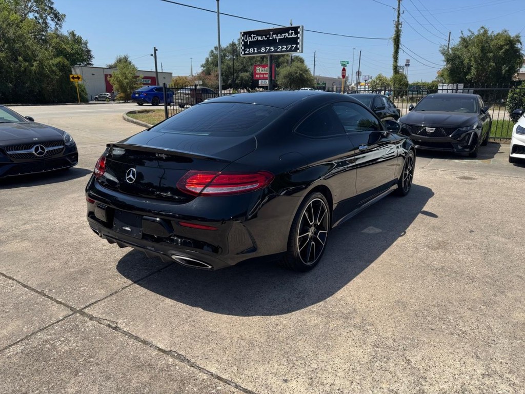 Mercedes-Benz C 300 Vehicle Full-screen Gallery Image 06