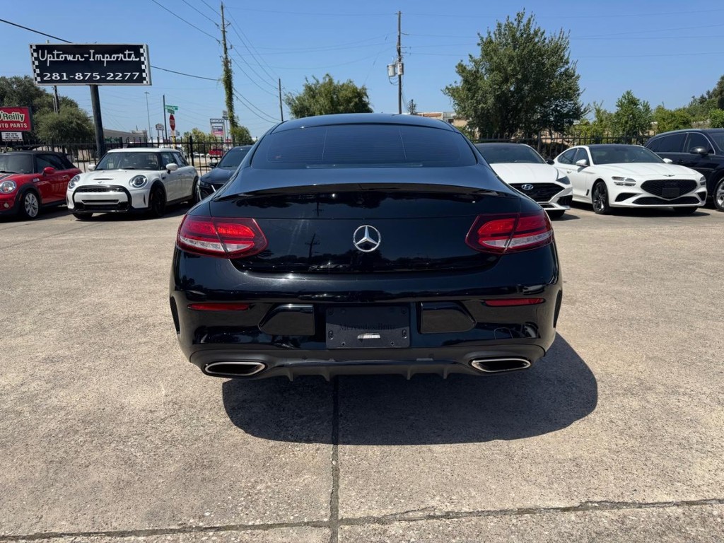 Mercedes-Benz C 300 Vehicle Full-screen Gallery Image 07