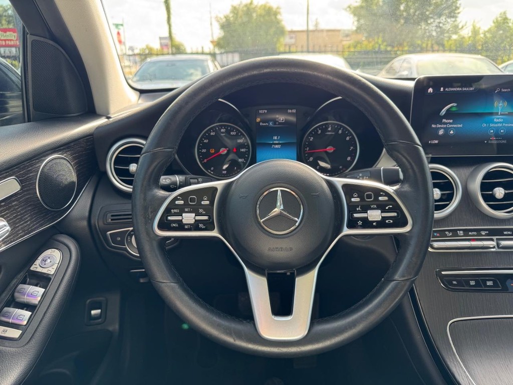 Mercedes-Benz GLC 300 Vehicle Full-screen Gallery Image 20