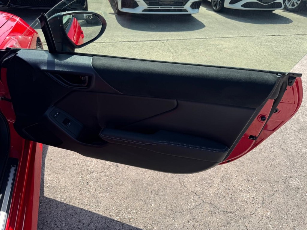 Toyota GR86 Vehicle Full-screen Gallery Image 15