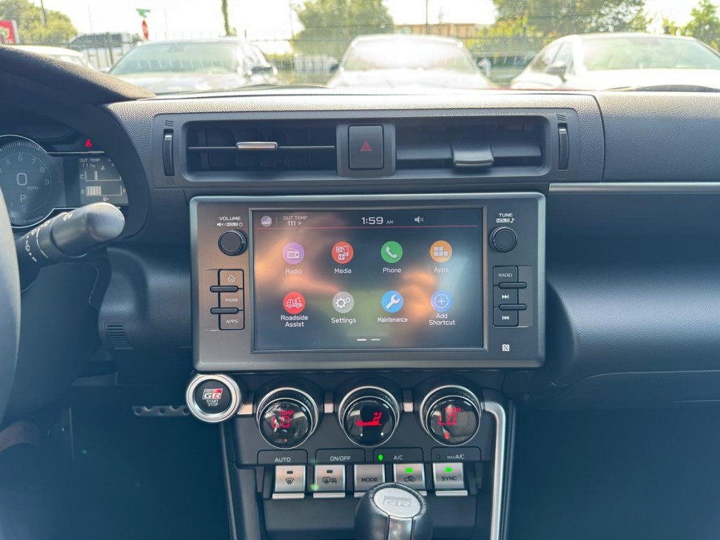 Toyota GR86 Vehicle Full-screen Gallery Image 20