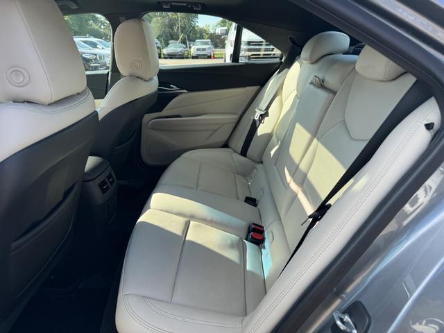 Cadillac CT4 Vehicle Full-screen Gallery Image 16