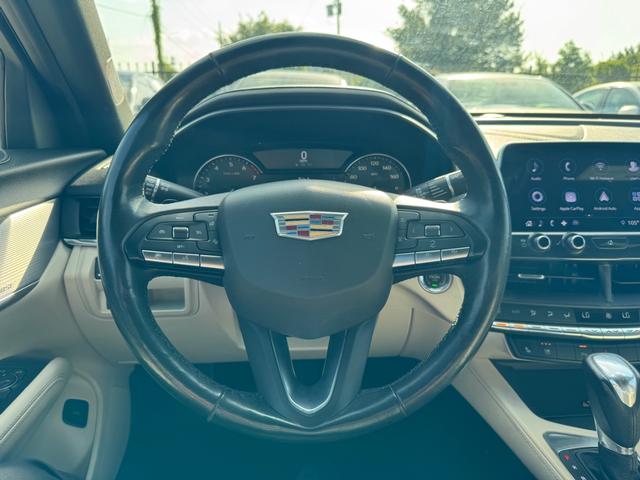 Cadillac CT4 Vehicle Full-screen Gallery Image 20