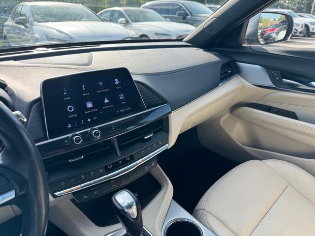 Cadillac CT4 Vehicle Full-screen Gallery Image 24