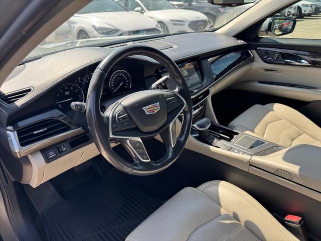 Cadillac CT6 Vehicle Full-screen Gallery Image 10