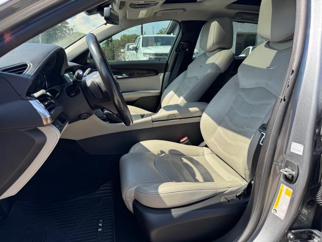 Cadillac CT6 Vehicle Full-screen Gallery Image 11
