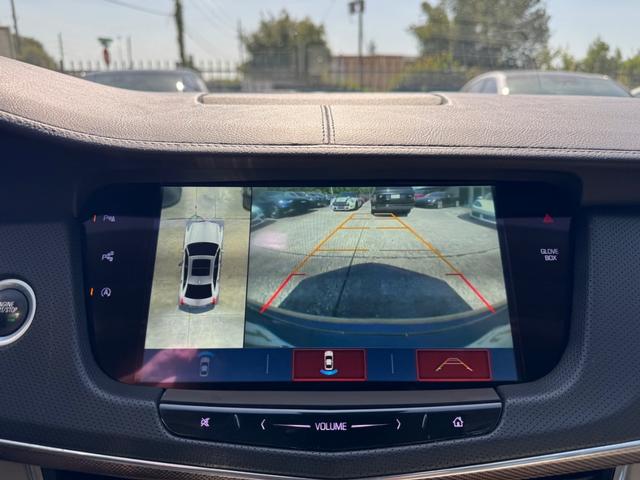 Cadillac CT6 Vehicle Full-screen Gallery Image 22