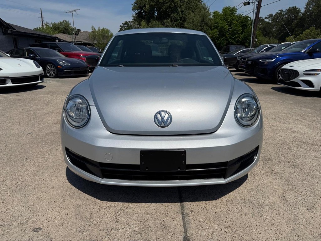 Volkswagen Beetle Coupe Vehicle Full-screen Gallery Image 02