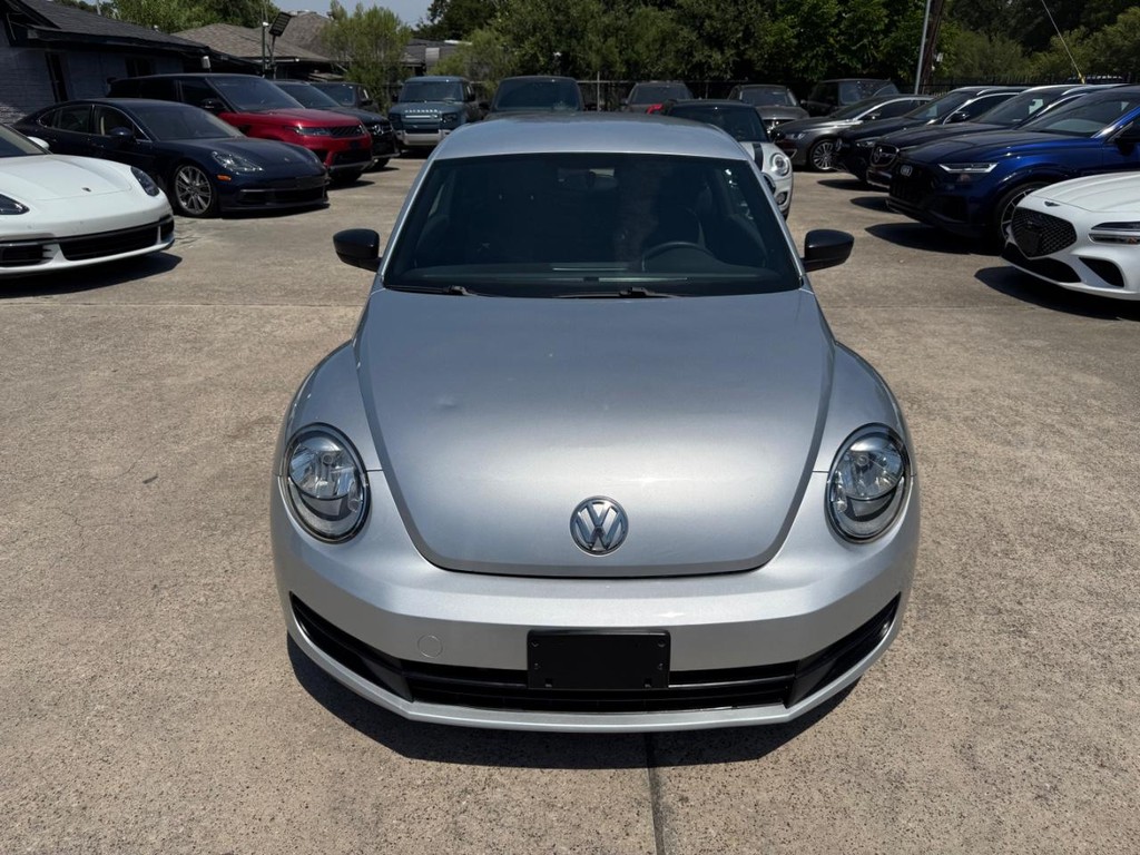 Volkswagen Beetle Coupe Vehicle Full-screen Gallery Image 03