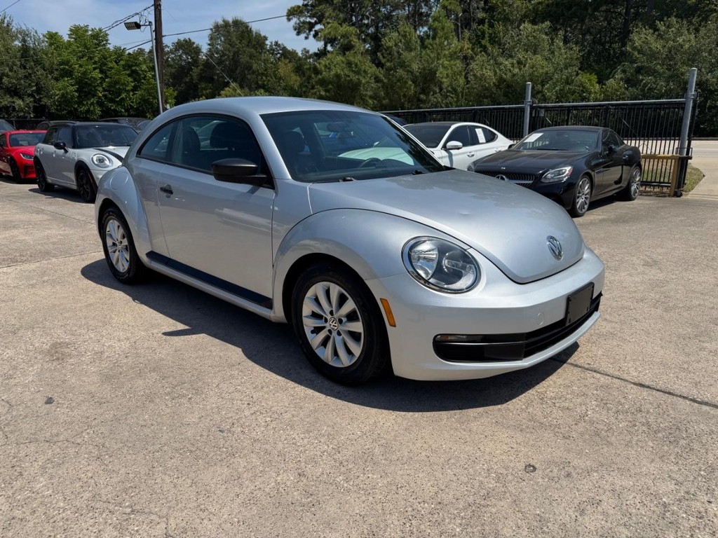 Volkswagen Beetle Coupe Vehicle Full-screen Gallery Image 04
