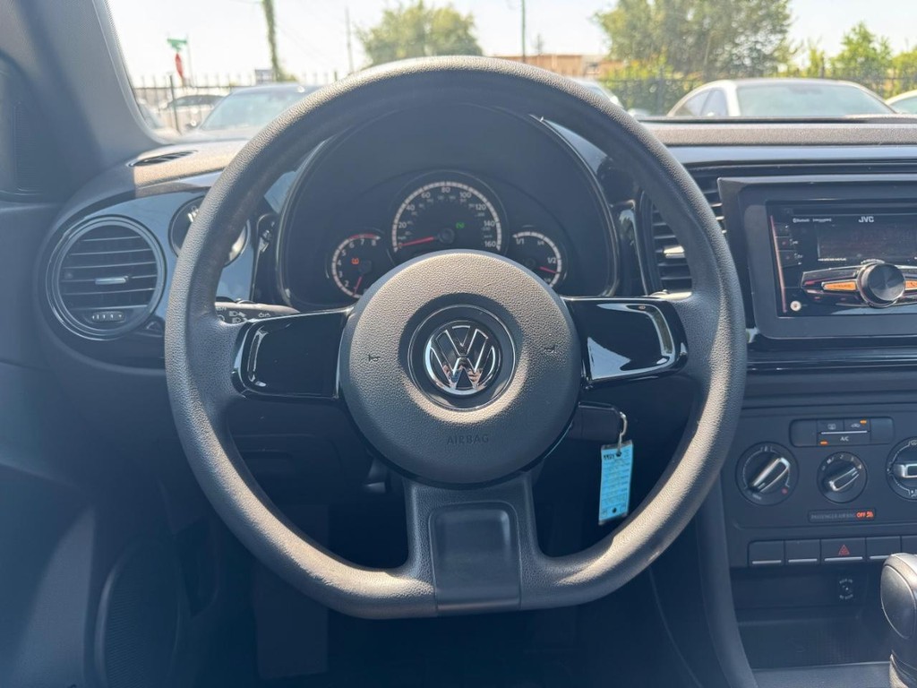 Volkswagen Beetle Coupe Vehicle Full-screen Gallery Image 18