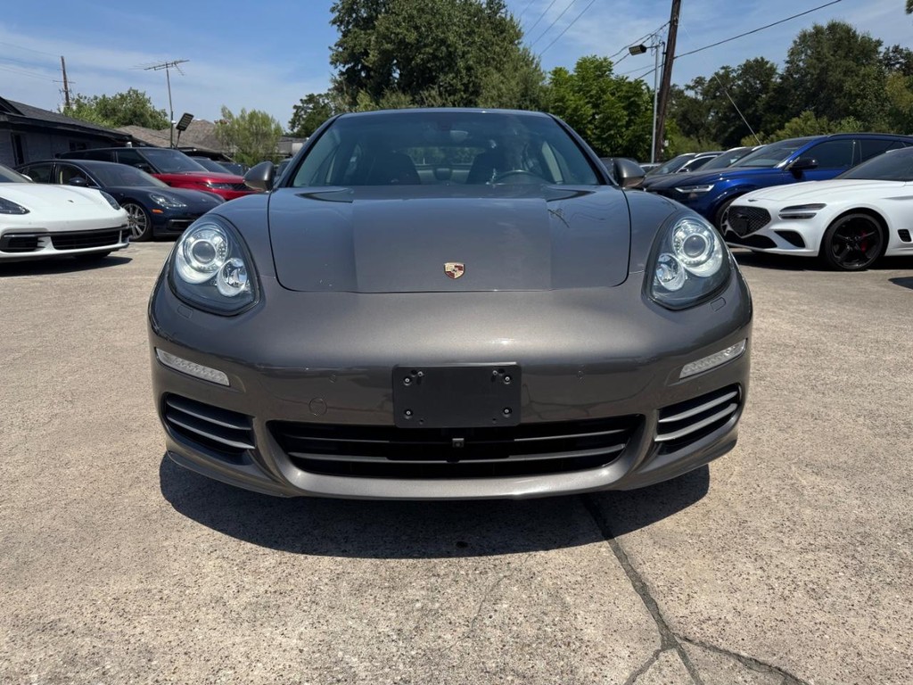 Porsche Panamera Vehicle Full-screen Gallery Image 02