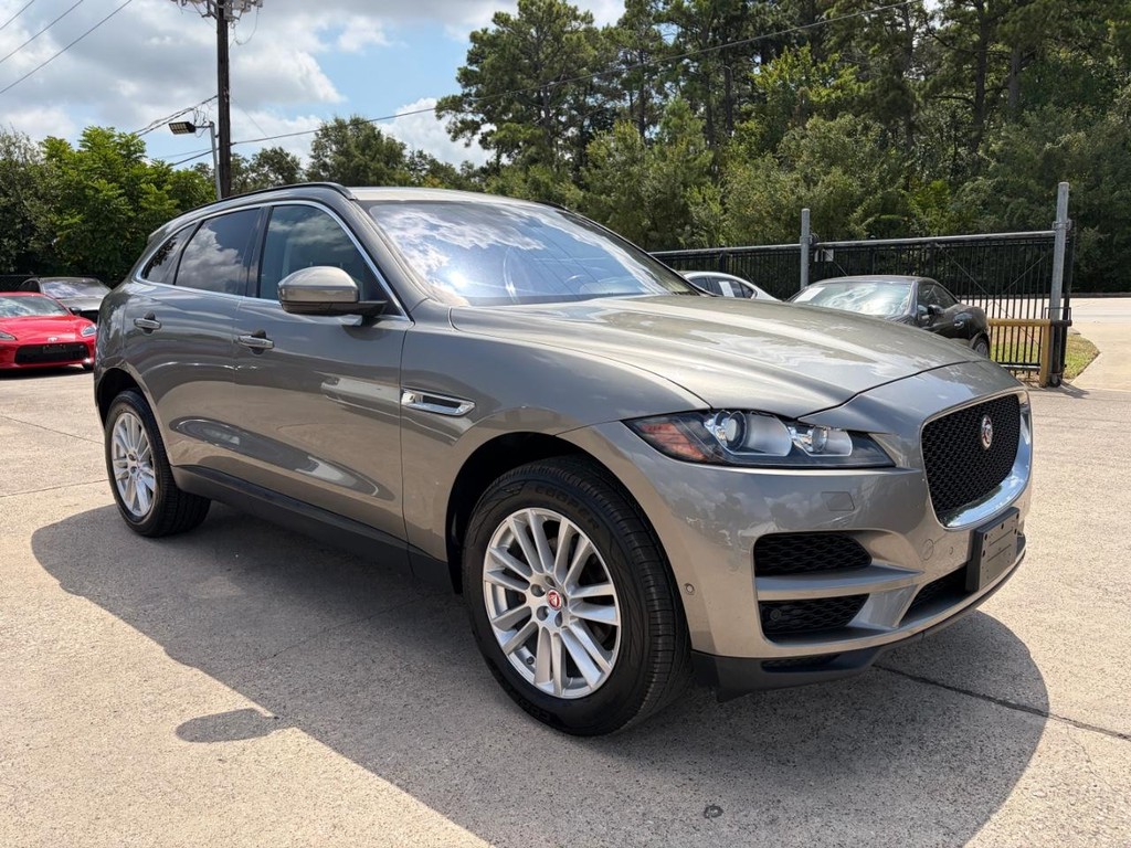 Jaguar F-Pace Vehicle Full-screen Gallery Image 04