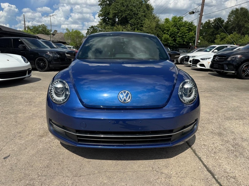 Volkswagen Beetle Coupe Vehicle Full-screen Gallery Image 02