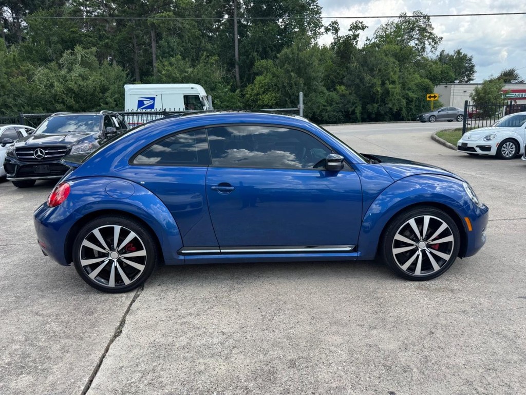 Volkswagen Beetle Coupe Vehicle Full-screen Gallery Image 05