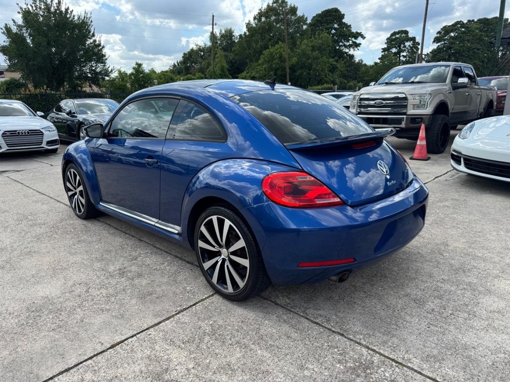 Volkswagen Beetle Coupe Vehicle Full-screen Gallery Image 08