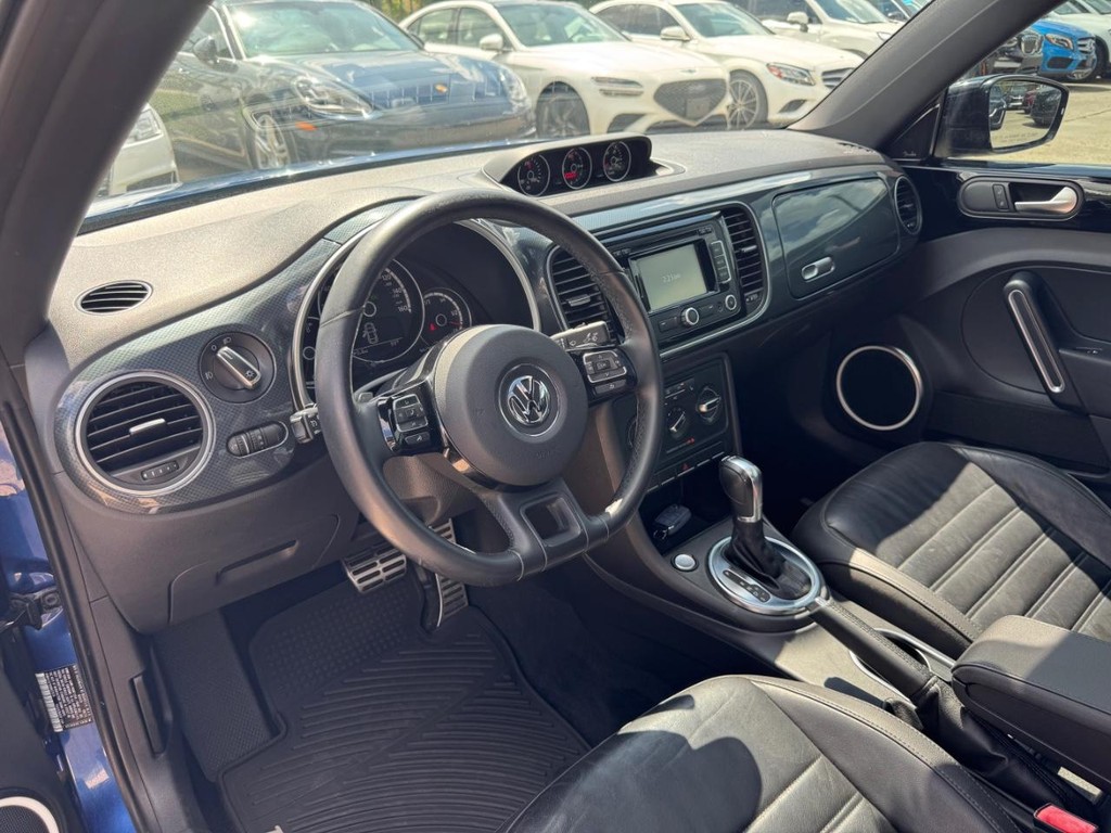 Volkswagen Beetle Coupe Vehicle Full-screen Gallery Image 10