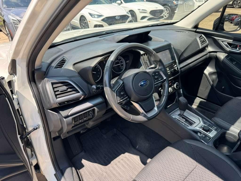 Subaru Forester Vehicle Full-screen Gallery Image 10