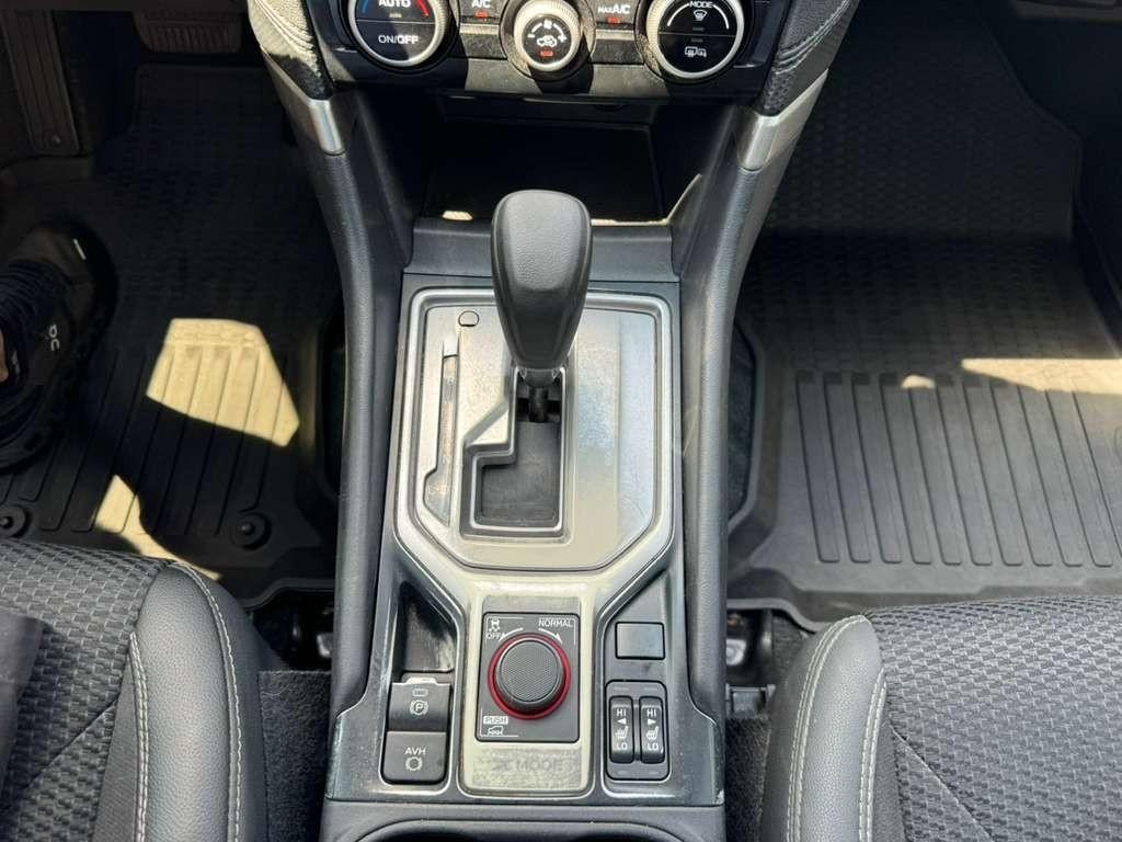 Subaru Forester Vehicle Full-screen Gallery Image 24