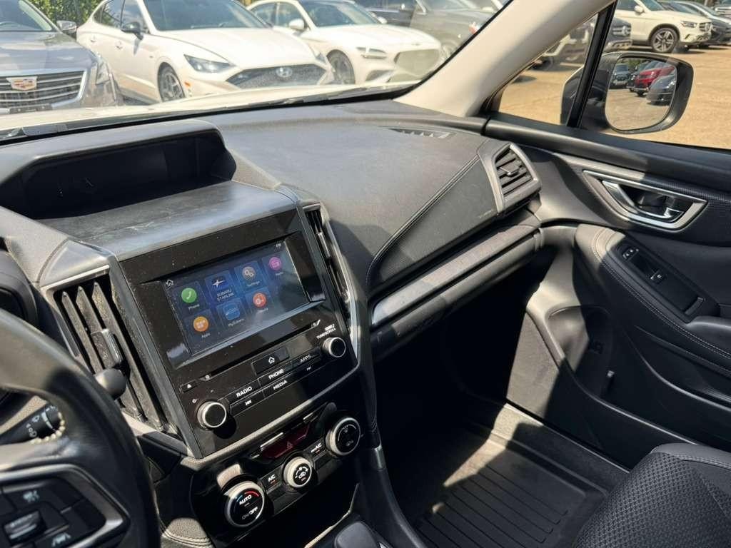 Subaru Forester Vehicle Full-screen Gallery Image 25