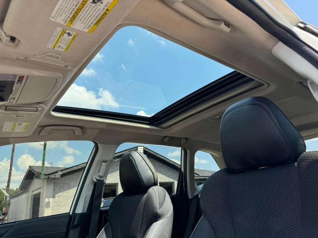 Subaru Forester Vehicle Full-screen Gallery Image 26