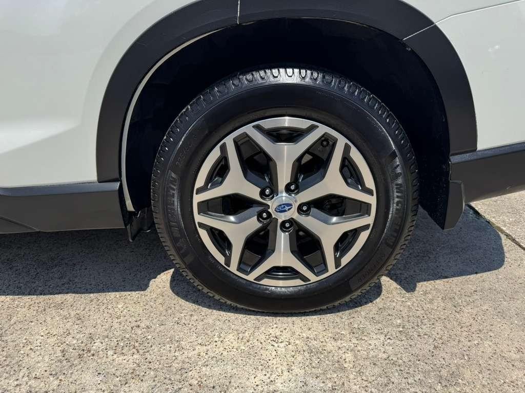 Subaru Forester Vehicle Full-screen Gallery Image 27