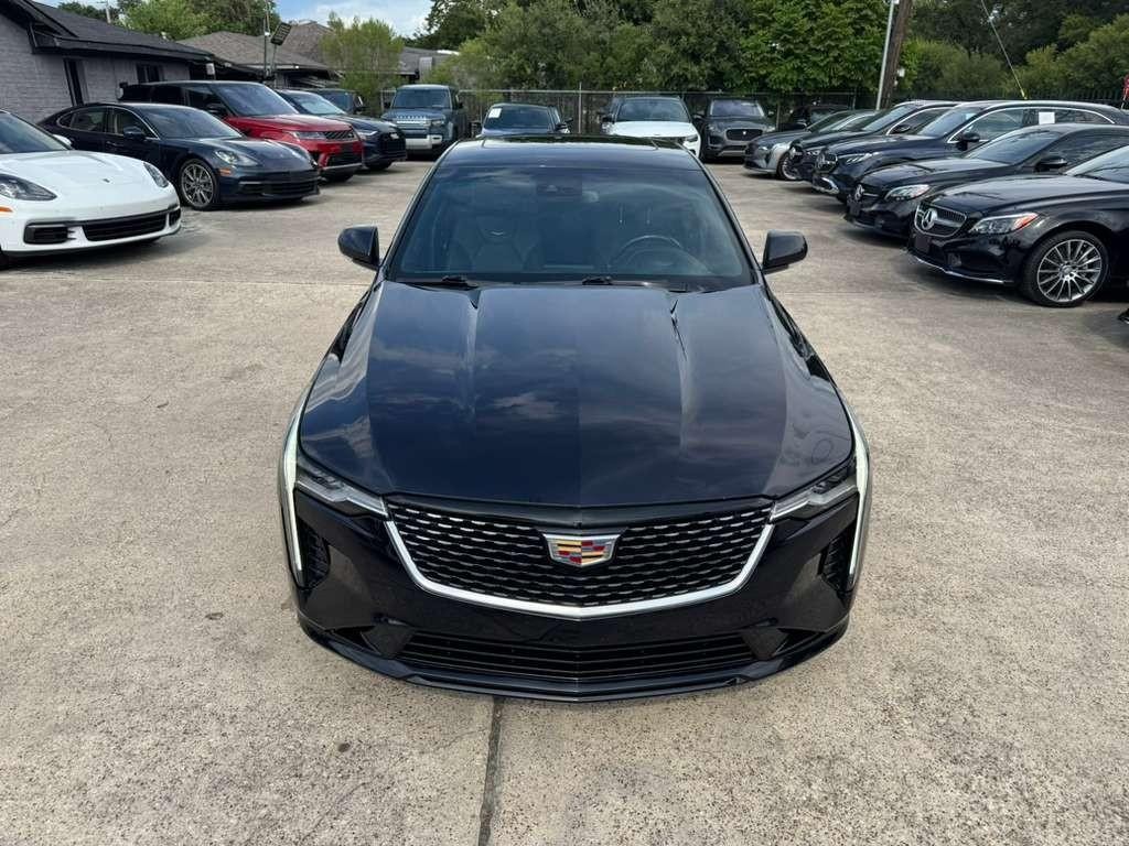 Cadillac CT4 Vehicle Full-screen Gallery Image 03